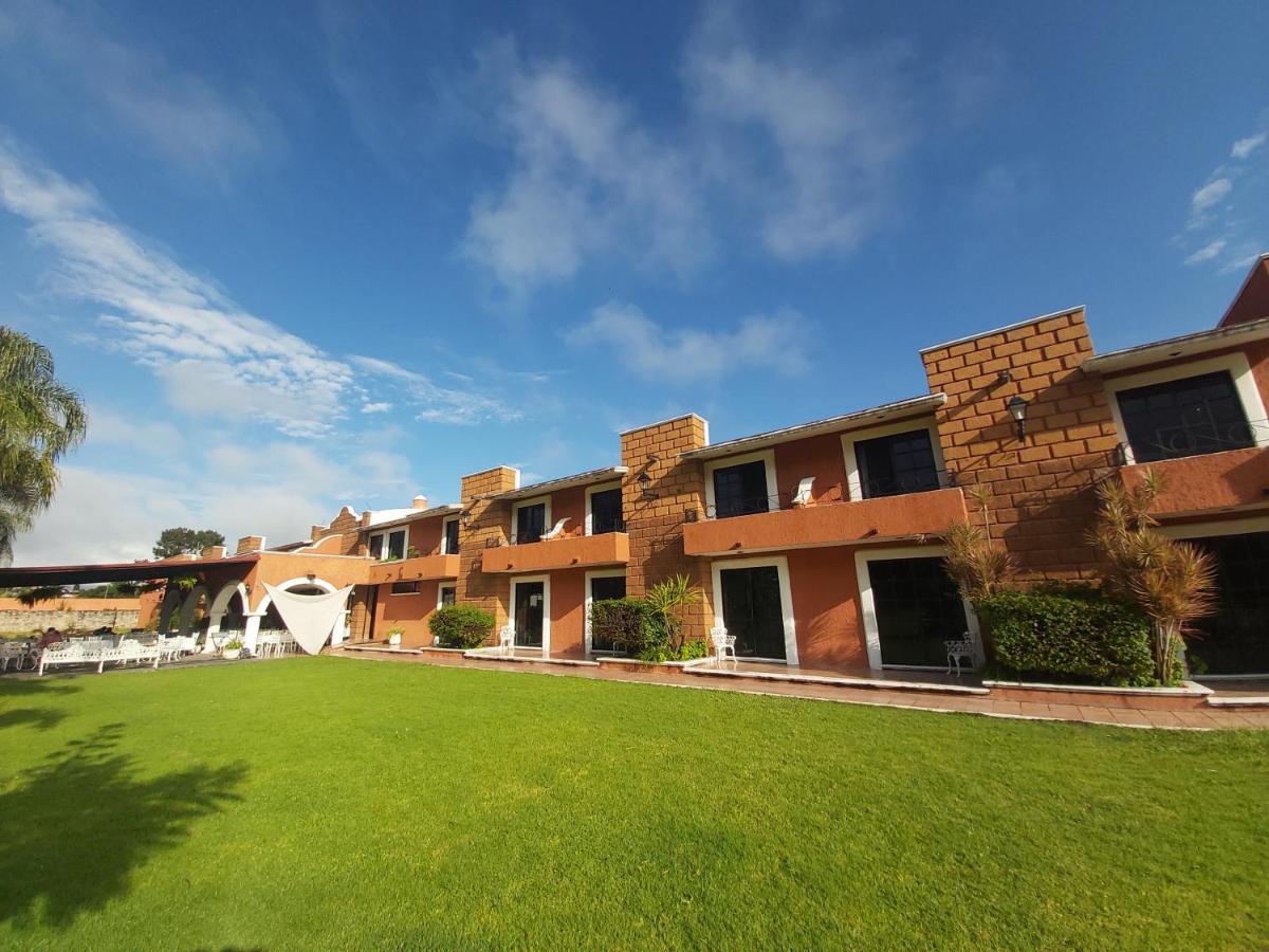 Hotel Meson Del Puente Acámbaro Esterno foto
