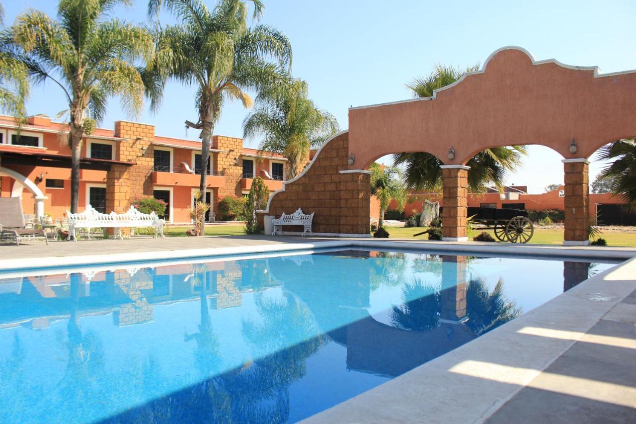 Hotel Meson Del Puente Acámbaro Esterno foto