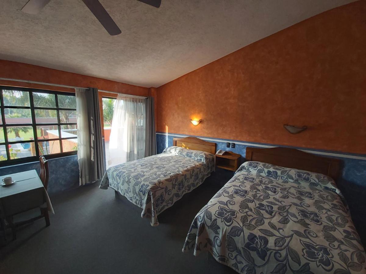 Hotel Meson Del Puente Acámbaro Esterno foto