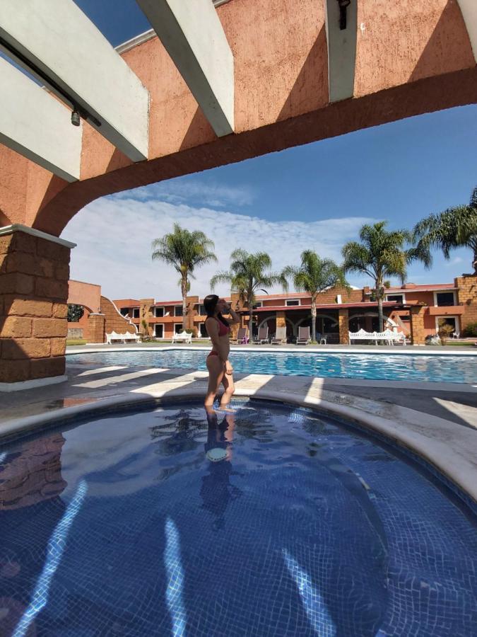Hotel Meson Del Puente Acámbaro Esterno foto