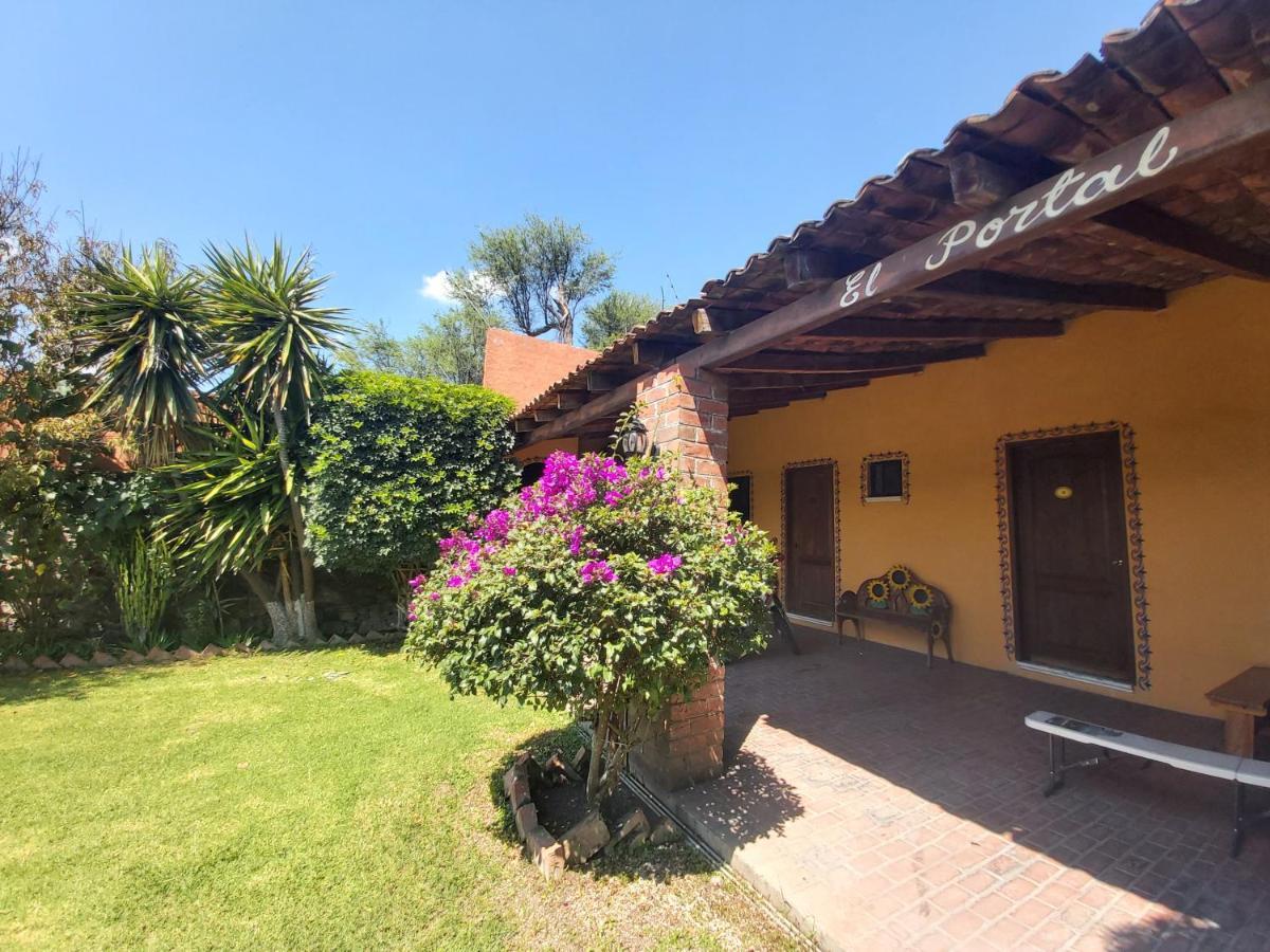 Hotel Meson Del Puente Acámbaro Esterno foto