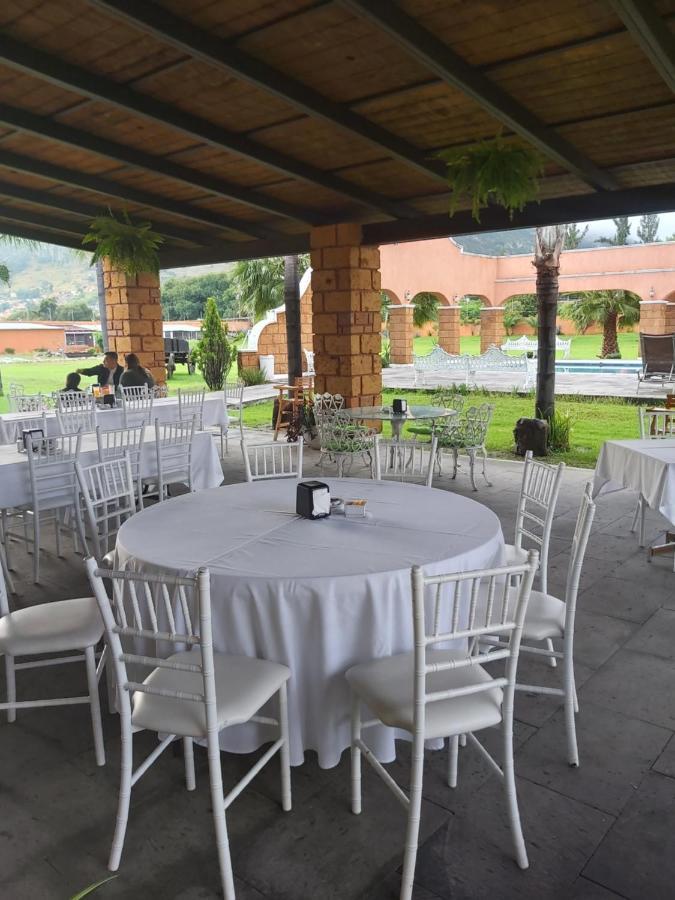 Hotel Meson Del Puente Acámbaro Esterno foto